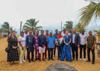 Bénin : La DUE et ses partenaires débarrassent fidjrossè et environs de 1907 kg de déchets