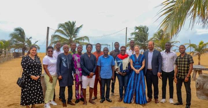 Bénin : La DUE et ses partenaires débarrassent fidjrossè et environs de 1907 kg de déchets