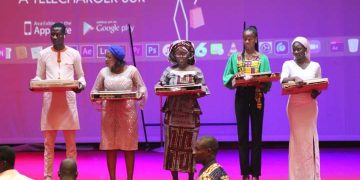 Bénin : HECM distribue motos, ordinateurs, imprimantes et accessoires à ses meilleurs apprenants