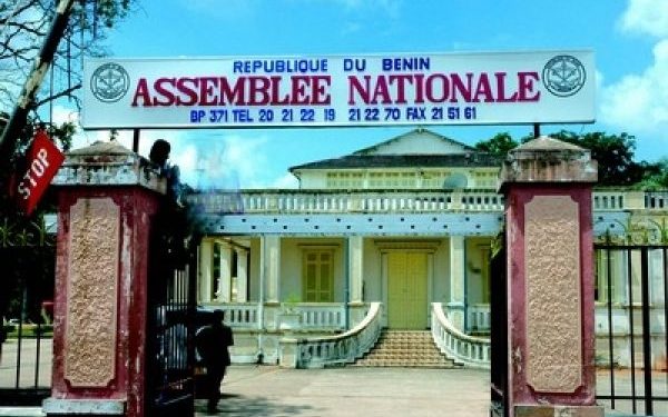 Bénin : La 9ème législature évalue le premier rapport d’activité de Vlavonou