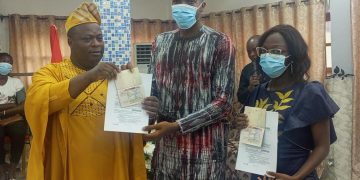 Immigration : Remise de plus de 300 visas canadiens