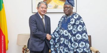 Bénin : l’ambassadeur japonais Hideki Uézono en audience chez Vlavonou