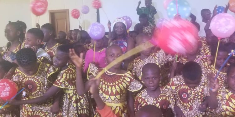 Bénin : Clarisse Sohouenou fait encore des heureux avec Christmas Magic