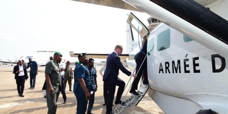 Coopération : l’Union européenne offre un avion à l’armée béninoise