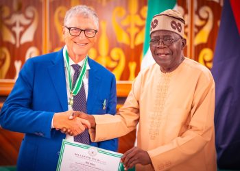 Nigéria : Bill Gates élevé au rang de “Commandeur de la République”