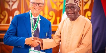 Nigéria : Bill Gates élevé au rang de “Commandeur de la République”